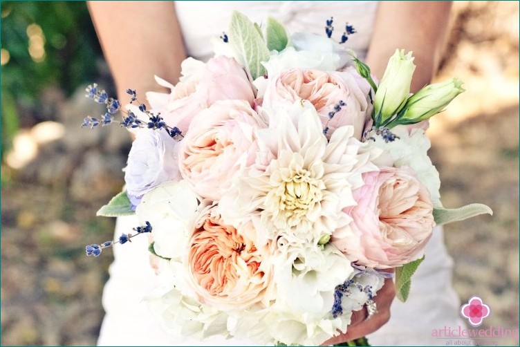 Spring bouquet of peonies