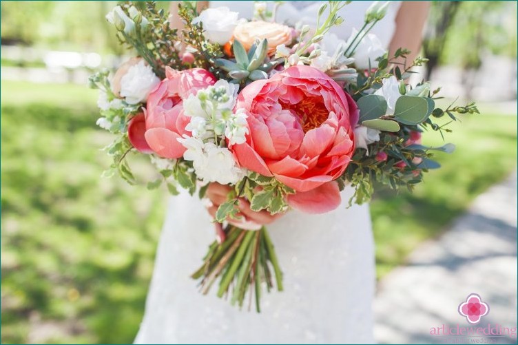 Bright summer bouquet