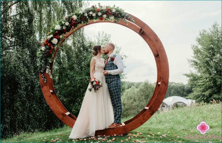 Rundbogen für die Hochzeit