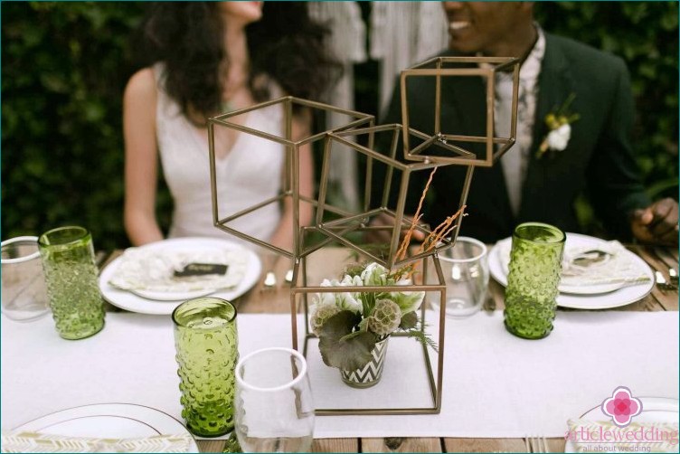 How to design a table in geometric style